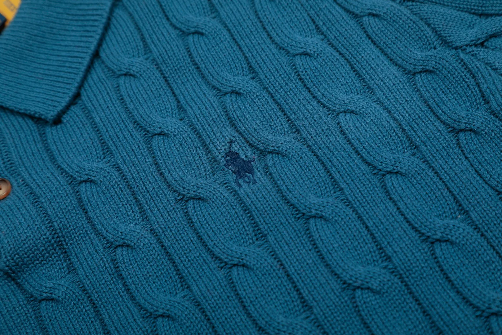 🅿️186 "Top quality" Style number: DS062# (not off the shelves all year round) [Ralph Lauren men's POLO lapel solid color pony embroidered logo knitted short sleeves] ✅Ralph Lauren Ralph Lauren classic basic lapel POLO men's all-season knitted short sleeves ✅Main supplier platform live broadcast Wholesale entity Replacement when out of stock Not off the shelf ✅ZP quality 1:1 version Scan the code to enter the GF website Counter quality ✅Details and quality are the only one in Guangzhou. Imported quality cotton yarn, focusing on high-end, cost-effective. Needless to say good quality. ✅The version restores the original version. The maximum size can be worn up to 200 pounds. Loose, comfortable and stress-free. ✅The upper body is simple and easy to match. A must-have for men. Good-looking clothes are never picky. A must-have for men's wardrobe. Size: S-XL. Color: Black, White, Gray, Khaki, Navy Blue, Gentleman's Lake Blue.